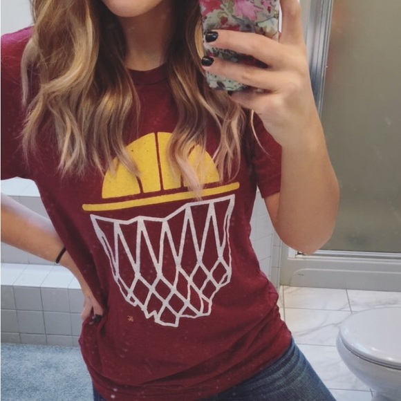 Cleveland cavs basketball tee - Picture 1 of 4